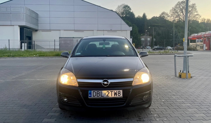 Opel Astra cena 6500 przebieg: 306000, rok produkcji 2005 z Dynów małe 56